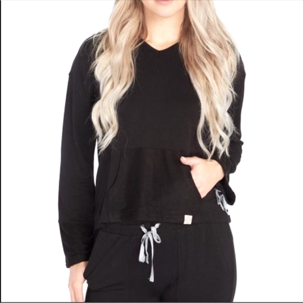 Vera Bradley Top Hoodie Kangaroo Pocket Floral Lined Hood NWT Sz Lg